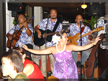 カクテルラウンジ